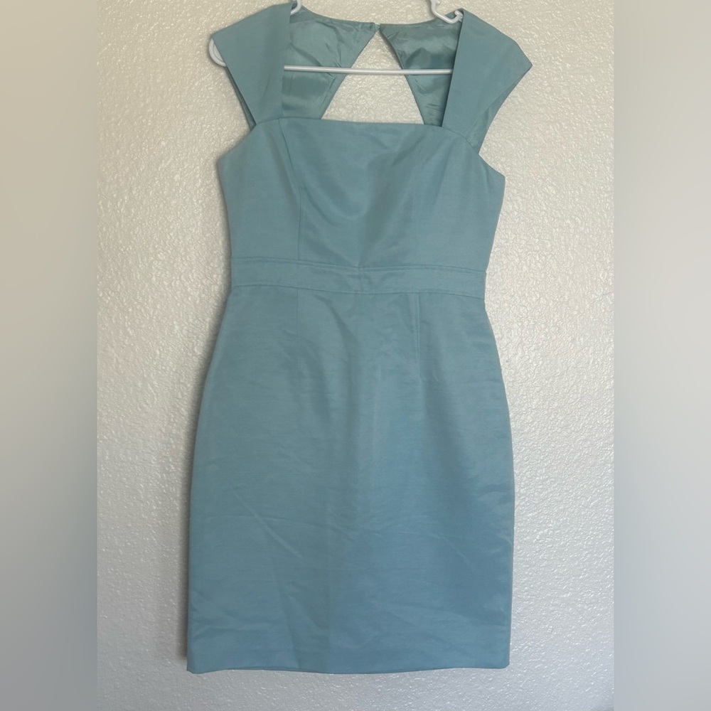 Adrianna Papell Sleeveless Light Blue Square Neck Sheath Dress size 4